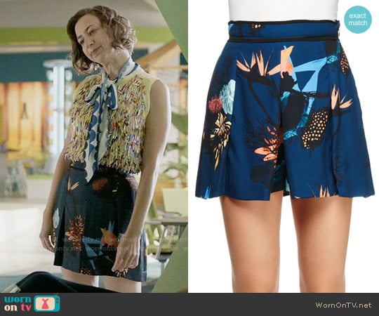 Proenza Schouler Floral-Print Pleated Shorts worn by Carol Pilbasian (Kristen Schaal) on Last Man On Earth