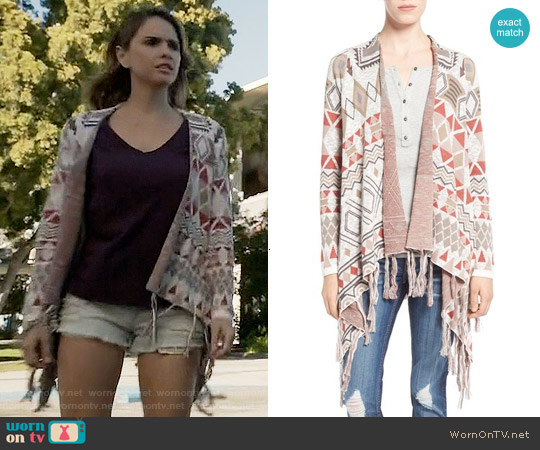 Sun & Shadow Blanket Cardigan worn by Malia Tate (Shelley Hennig) on Teen Wolf