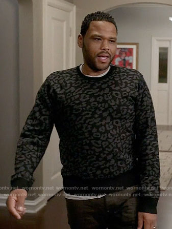 Andre's black leopard print sweater on Black-ish