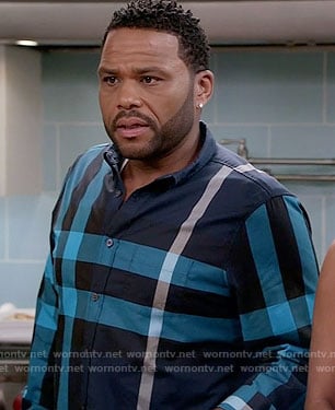 Andre's blue oversized check shirt on Black-ish