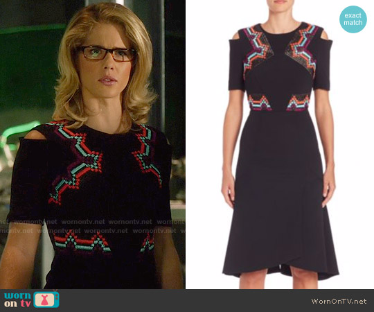 Roland Mouret Moresby Raffia Trim Stretch Crepe Dress worn by Felicity Smoak (Emily Bett Rickards) on Arrow