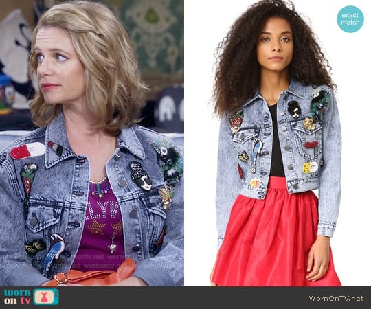 Alice + Olivia Chloe Jacket worn by Kimmy Gibbler (Andrea Barber) on Fuller House