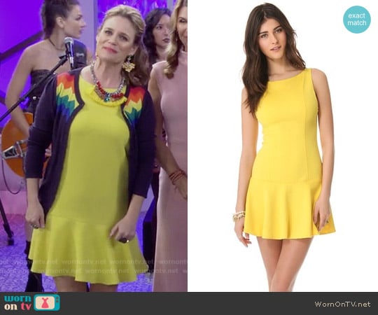 WornOnTV Kimmy s yellow dress rainbow striped cardigan and taco clutch on Fuller House Andrea Barber Clothes and Wardrobe from TV