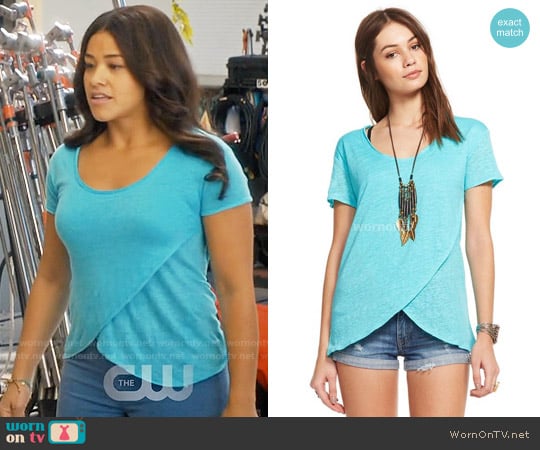 Chaser Linen Jersey Scoop Neck Tulip Hem Tee worn by Jane Villanueva (Gina Rodriguez) on Jane the Virgin