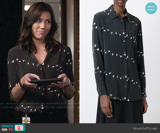 Equipment Migratory Bird Print worn by Angela Montenegro (Michaela Conlin) on Bones