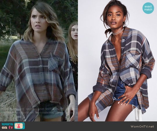 Wornontv Malias Oversized Plaid Shirt On Teen Wolf Shelley Hennig Clothes And Wardrobe From Tv 2025