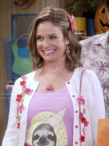 Kimmy's sloth tee and flower applique cardigan on Fuller House