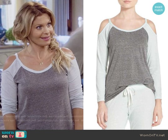 Make + Model Cold Shoulder Tee worn by DJ Tanner-Fuller (Candace Cameron Bure) on Fuller House