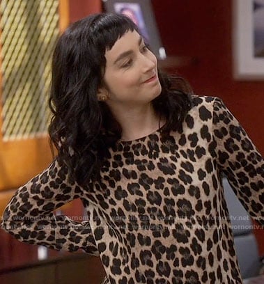 Mandy’s leopard print top on Last Man Standing