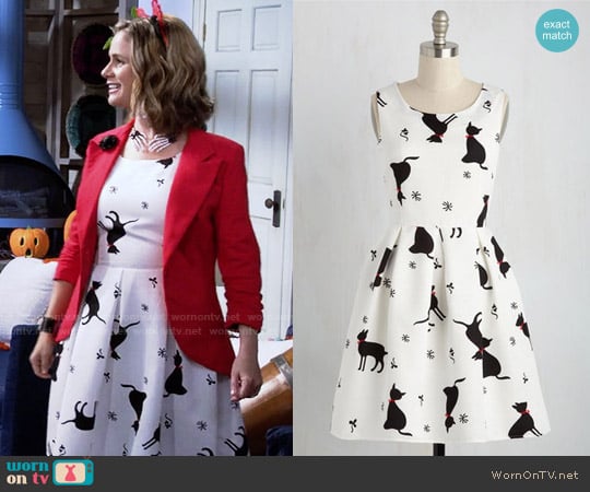 ModCloth Good Mews Travels Fast Dress worn by Kimmy Gibbler (Andrea Barber) on Fuller House