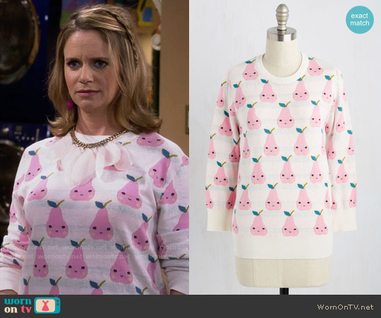 ModCloth It's All Anjou Sweater worn by Kimmy Gibbler (Andrea Barber) on Fuller House