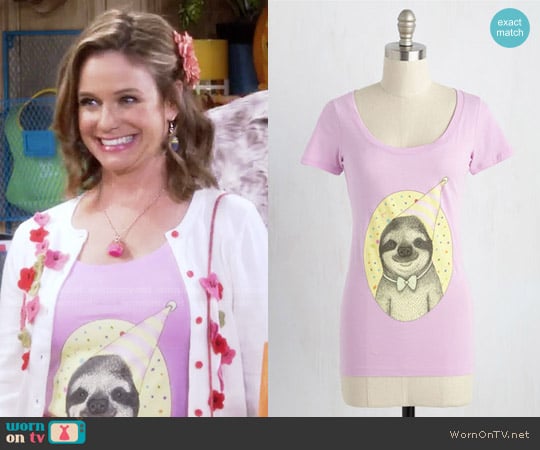 ModCloth Slow and Steady Wins the Cake Cotton T-Shirt worn by Kimmy Gibbler (Andrea Barber) on Fuller House