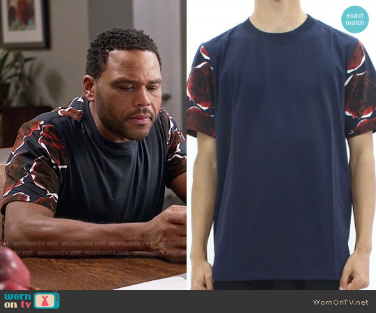 Paul Smith Rose Print Tee worn by Andre Johnson (Anthony Anderson) on Black-ish