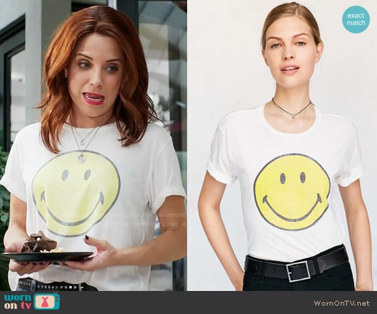 Urban Outfitters Smiley Face Tee worn by Jo (Alanna Ubach) on Girlfriends Guide to Divorce