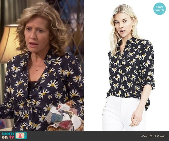 Banana Republic Dillon-Fit Long-Sleeve Floral Print Blouse worn by Vanessa Baxter (Nancy Travis) on Last Man Standing