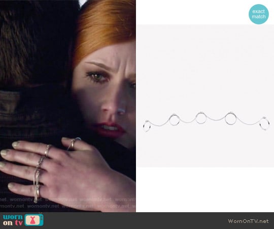 Thin Five Finger Ring Silver by Eddie Borgo worn by Clary Fray (Katherine McNamara) on Shadowhunters