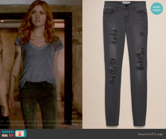 WornOnTV: Clary’s round neck t-shirt and grey ripped jeans on