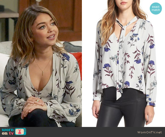 ASTR Floral Print Tie Neck Blouse worn by Haley Dunphy (Sarah Hyland) on Modern Family