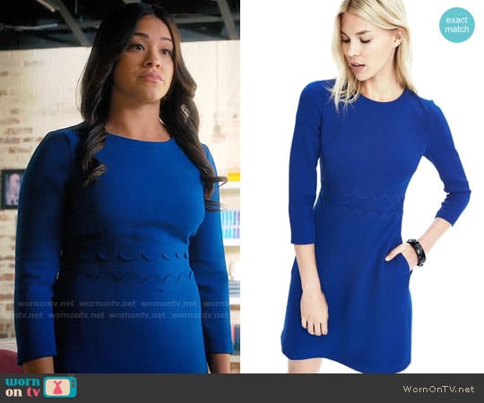 Banana Republic Double-Face Scalloped Waist Dress worn by Jane Villanueva (Gina Rodriguez) on Jane the Virgin