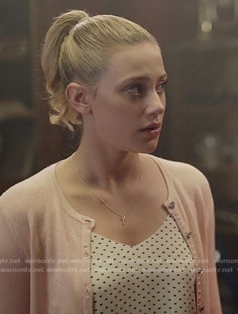 Betty’s pink cardigan and spotted print top on Riverdale
