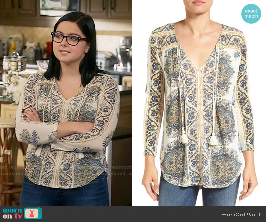 Lucky Brand Placed Print V-neck Blouse worn by Alex Dunphy (Ariel Winter) on Modern Family