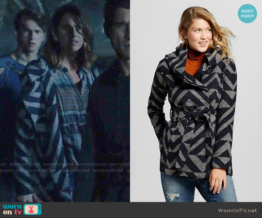 Mossimo Supply Co Faux Wool Wrap Jacket Blue worn by Malia Tate (Shelley Hennig) on Teen Wolf