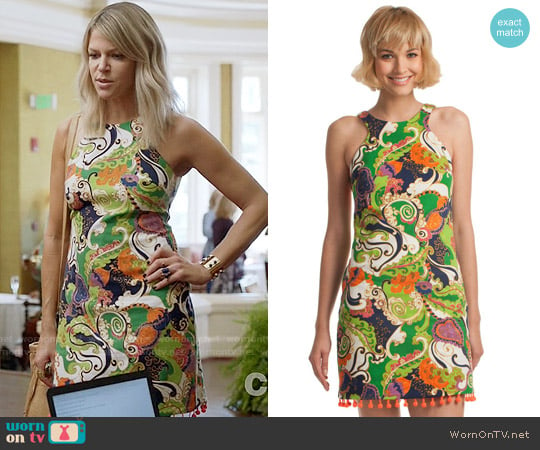 Trina Turk Aptos 2 Dress worn by Mackenzie Murphy (Kaitlin Olson) on The Mick