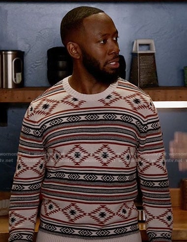 Winston's patterned sweater on New Girl