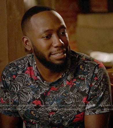 Winston's tiger print t-shirt on New Girl