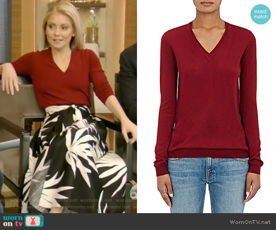 Cashmere V-Neck Sweater by Barneys New York worn by Kelly Ripa  on Live with Kelly & Ryan