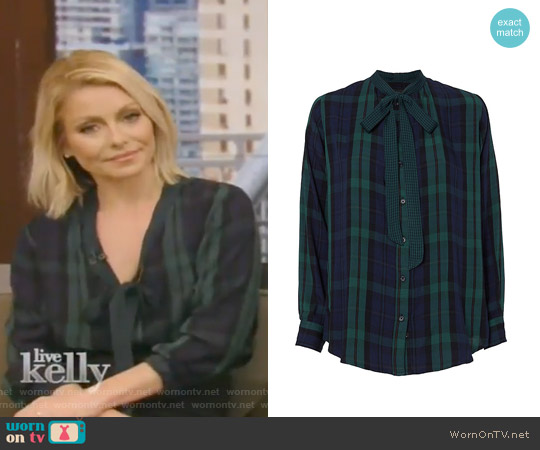WornOnTV: Louis's green striped sweater on Live with Kelly and