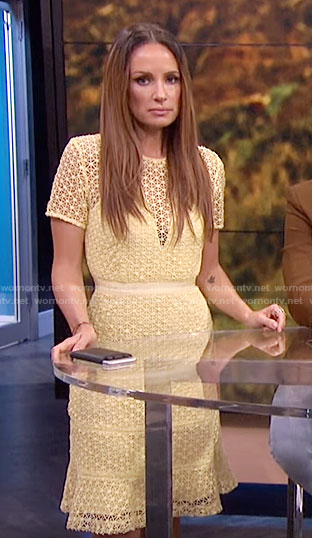 Catt's yellow lace dress on E! News
