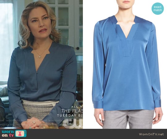 Classiques Entier Notched V-Neck Stretch Silk Blouse worn by Alice Cooper (Mädchen Amick) on Riverdale