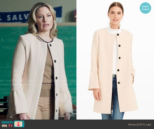 Club Monaco Jaydea Coat worn by Alice Cooper (Mädchen Amick) on Riverdale