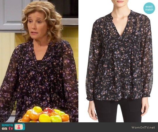 Joie Martine C Blouse worn by Vanessa Baxter (Nancy Travis) on Last Man Standing