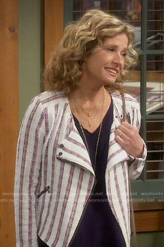 Vanessa’s striped jacket on Last Man Standing