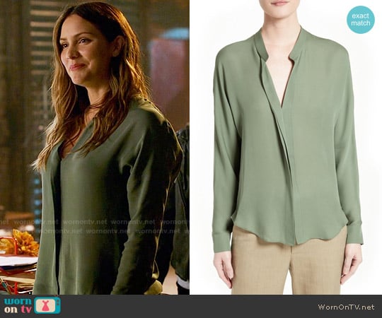 Vince Sage Silk Blouse worn by Paige Dineen (Katharine McPhee) on Scorpion