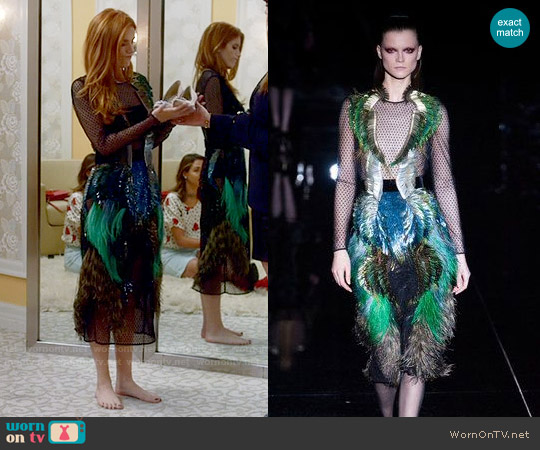 Gucci Fall 2013 Feather Dress worn by Paige Townsen (Bella Thorne) on Famous in Love