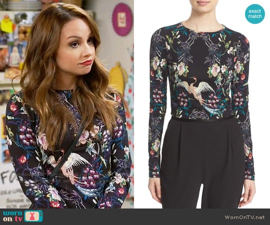 Alice + Olivia Delaina Top worn by Sofia Rodriguez (Aimee Carrero) on Young and Hungry