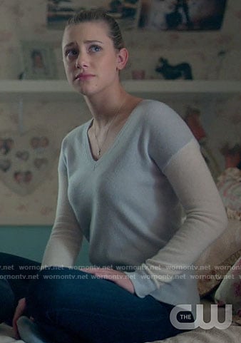 Betty's blue sweater with white sleeves on Riverdale