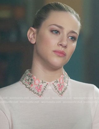 Betty's sweater with floral embroidered collar on Riverdale