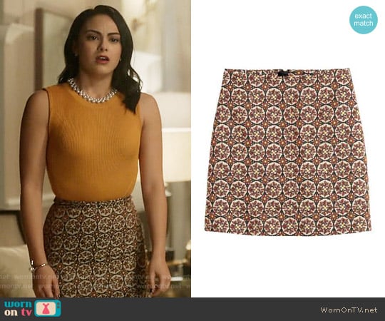 H&M Patterned Skirt in Light Beige/Patterned worn by Veronica Lodge (Camila Mendes) on Riverdale