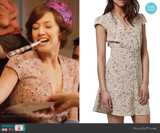 Topshop Dog Daisy Print Button Front Dress worn by Nora Durst (Carrie Coon) on The Leftovers