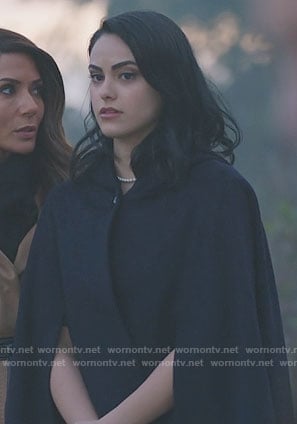 Veronica's black cape on Riverdale