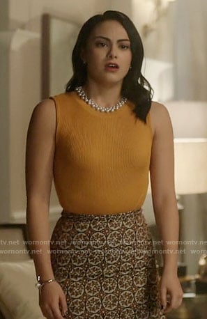 Veronica’s yellow top and patterned skirt on Riverdale