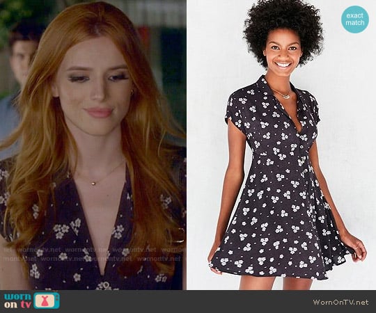 Kimchi Blue Lucy Shirt Dress in Black worn by Paige Townsen (Bella Thorne) on Famous in Love