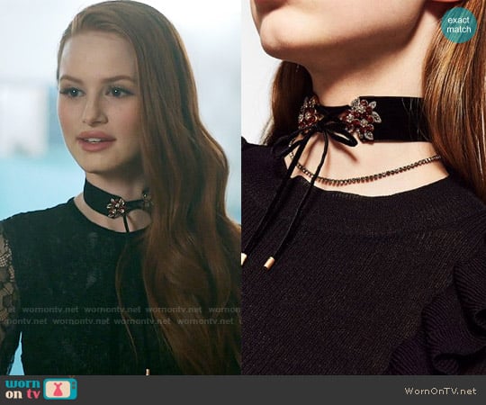 Zara 2-Pack Front Bow Choker worn by Cheryl Blossom (Madelaine Petsch) on Riverdale