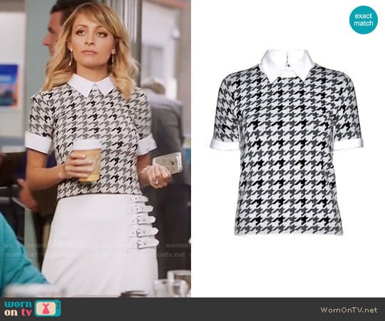 Alice + Olivia Tara Houndstooth Sweater worn by Portia Scott-Griffith (Nicole Richie) on Great News