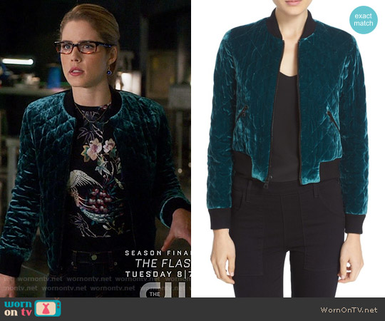 Alice + Olivia Delaina Top worn by Felicity Smoak (Emily Bett Rickards) on Arrow