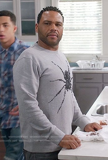 Andre's spider sweatshirt on Black-ish